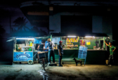 Street food na ulicach Kuby po zmroku
